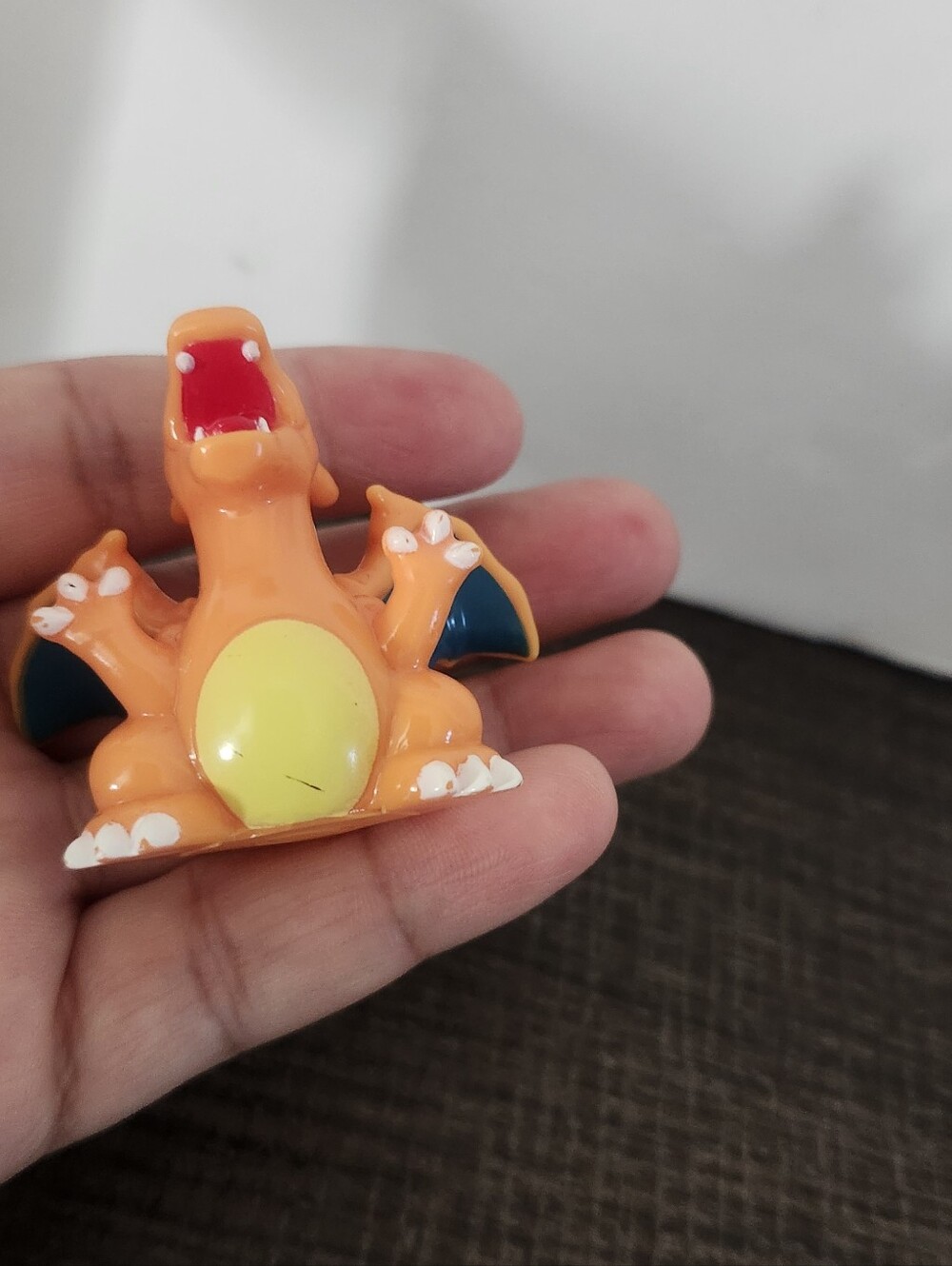 Charizard - Picture 6 of 7